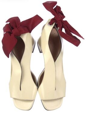 Nomasei Leather T-Strap Heels Size: US 7/ EU 37